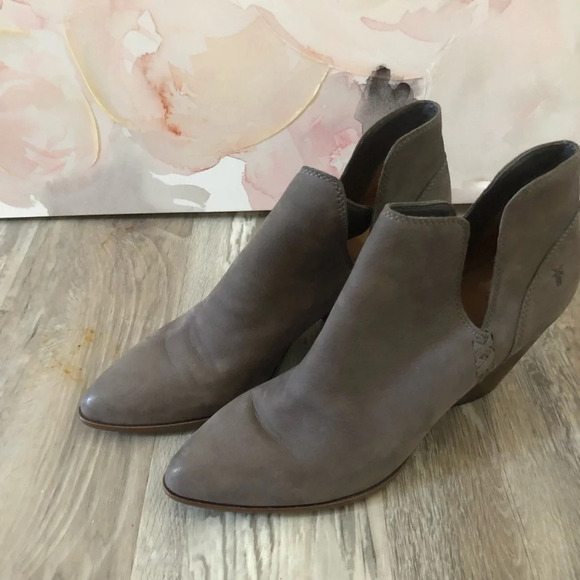 Frye Boots Reina Women ! Frye WOMEN Reina Cut Out Bootie size 10